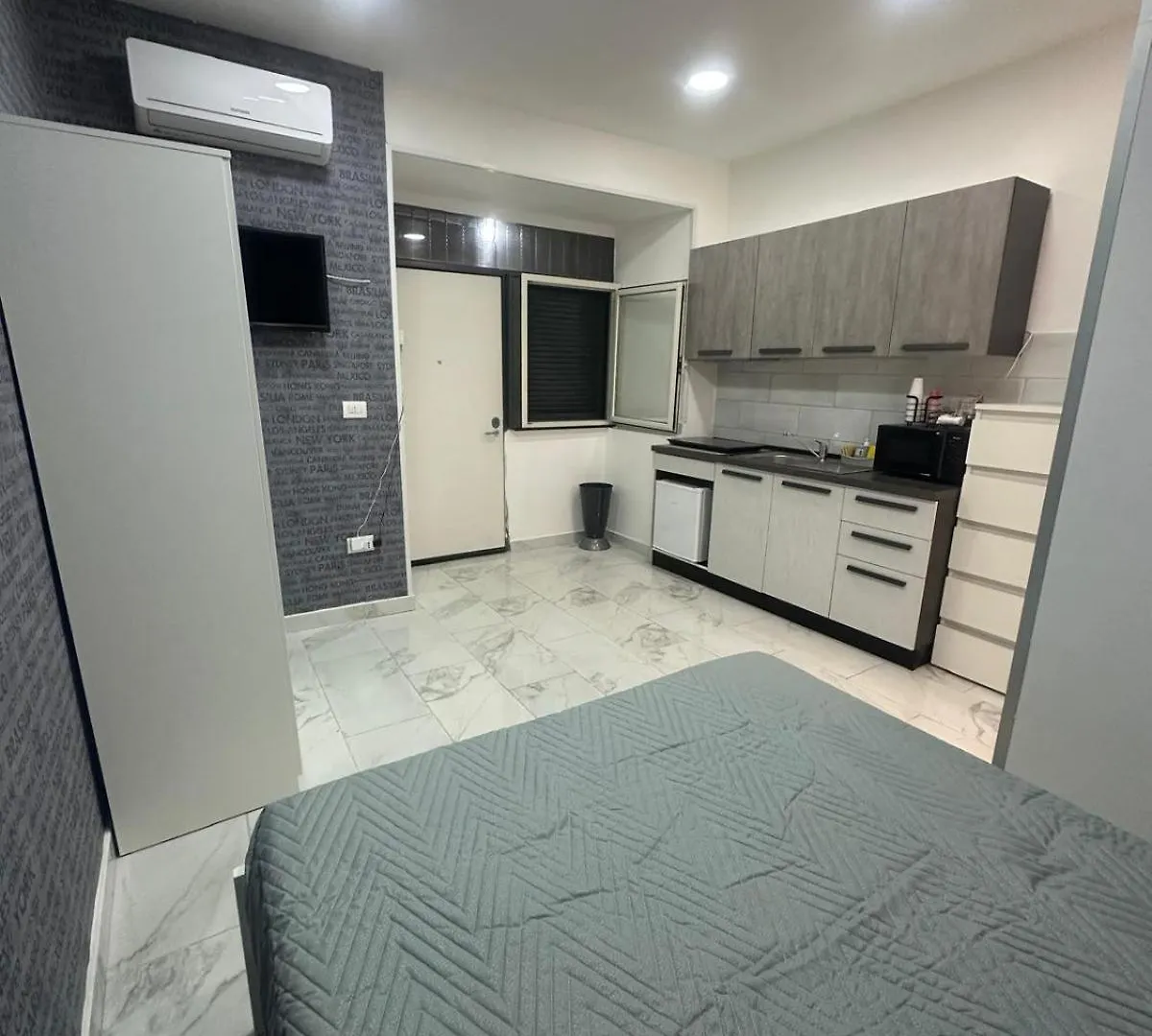 Civico Storico Apartment Naples